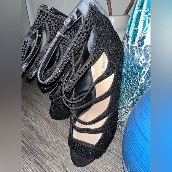 Gianni Bini Black Heels - Picture 3 of 9